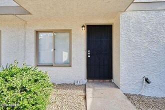 1402 E Osborn Rd, Unit 1 in Phoenix, AZ - Building Photo - Building Photo