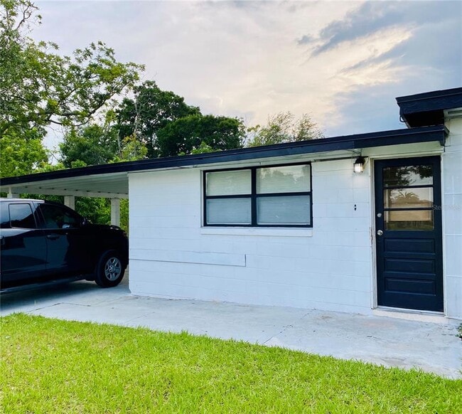 property at 2400 Lake Sunset Dr