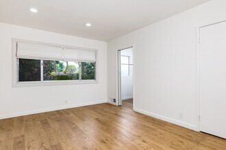 1250 S Orange Grove Blvd in Pasadena, CA - Building Photo - Building Photo
