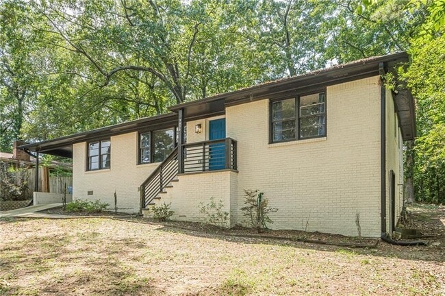 3833 Bakers Ferry Rd SW in Atlanta, GA - Building Photo - Building Photo