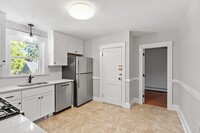 26 Felton Pl, Unit #1 in Melrose, MA - Building Photo - Building Photo