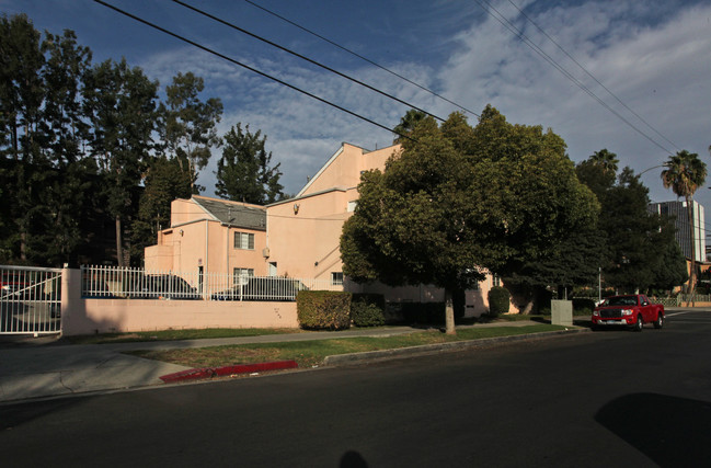 6206 Fountain Ave in Los Angeles, CA - Building Photo - Building Photo