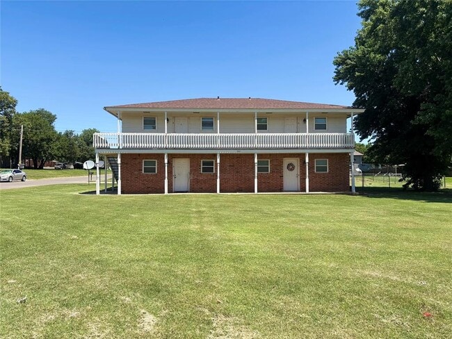 property at 521 W Franklin Ave