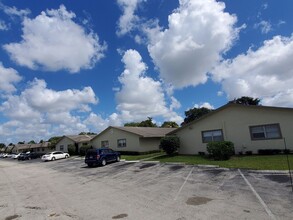 481 Banks Rd in Pompano Beach, FL - Building Photo - Building Photo