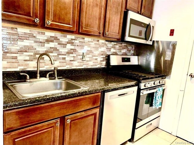 376 Concord Ln in Middletown, NY - Building Photo - Building Photo