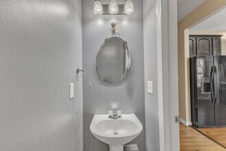 105 Parkerson Ln in Apex, NC - Building Photo - Building Photo