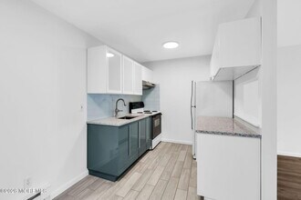 1492 Ocean Ave in Sea Bright, NJ - Building Photo - Building Photo