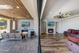 7377 Woods Ct in Moorpark, CA - Building Photo - Building Photo