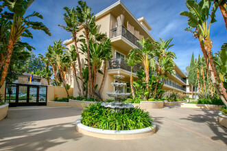 Lindley House Towers in Northridge, CA - Building Photo - Building Photo