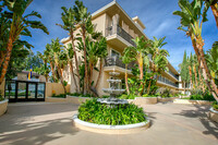 Lindley House Towers in Northridge, CA - Foto de edificio - Building Photo