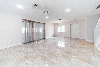 1335 SW 48th Terrace in Deerfield Beach, FL - Building Photo - Building Photo
