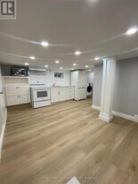 8 Cliff St in Toronto, ON - Building Photo