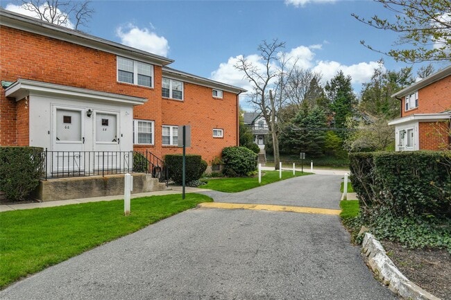 451 Main St in Northport, NY - Building Photo - Building Photo
