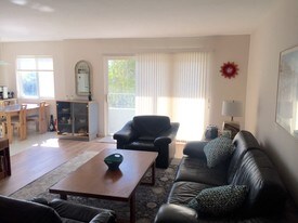 2308 Schader Dr, Unit 109 in Santa Monica, CA - Building Photo