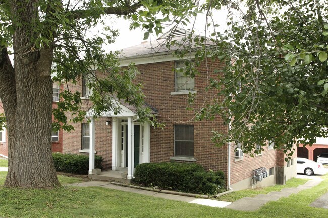 1053 Parkway Dr in Louisville, KY - Foto de edificio - Building Photo