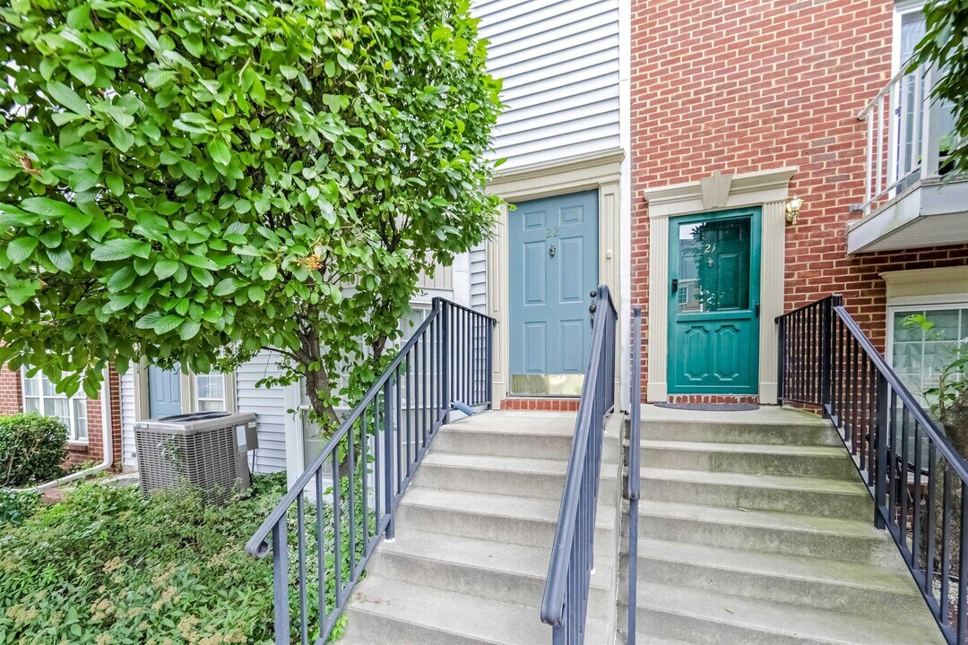 22 Walnut St in Jersey City, NJ - Building Photo