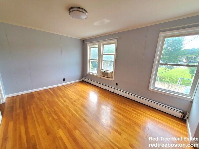 7 High Street Pl, Unit 2 in Brookline, MA - Building Photo - Building Photo