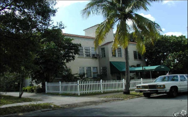 1544 Jefferson St in Hollywood, FL - Foto de edificio - Building Photo