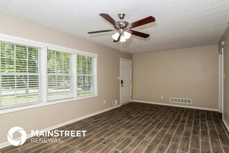 677 Selden Ct in Jonesboro, GA - Foto de edificio - Building Photo