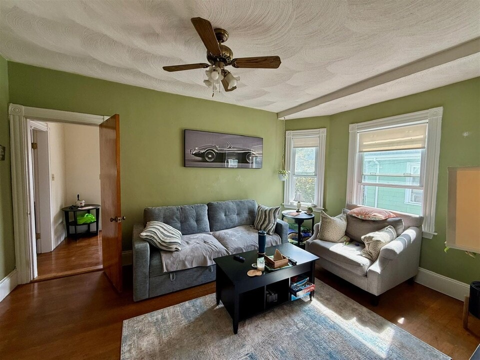 59 Victoria St, Unit 2 in Somerville, MA - Building Photo