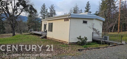 605 Missouri Flat Rd in Grants Pass, OR - Building Photo - Building Photo