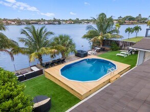 20730 NE 23rd Ave in Miami, FL - Building Photo - Building Photo