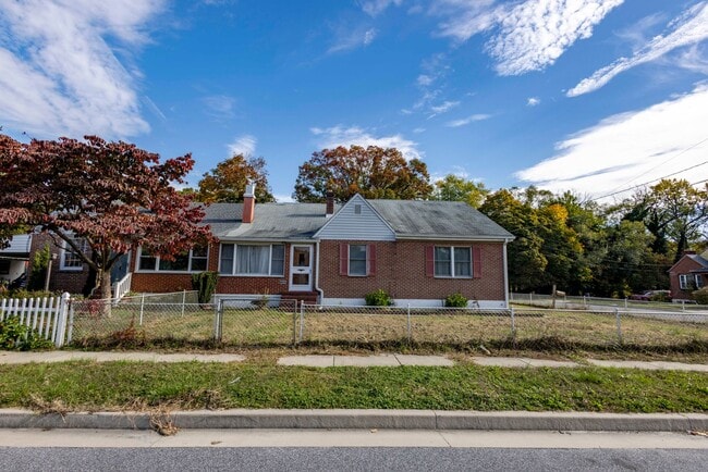 317 S Stuart St in Essex, MD - Building Photo - Building Photo