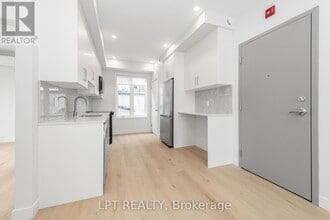 250 Shakespeare St in Ottawa, ON - Building Photo - Building Photo