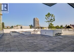 5051 Imperial St in Burnaby, BC - Building Photo - Building Photo