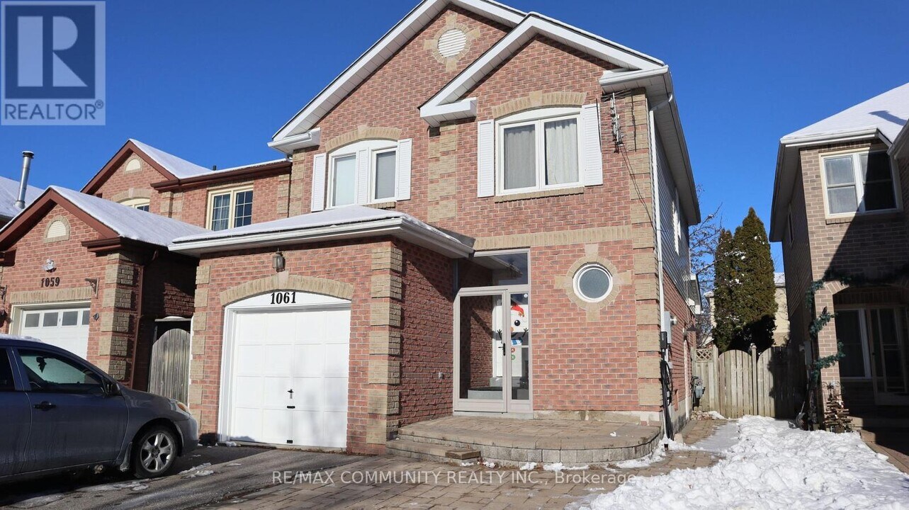 1061 Rowntree Crescent in Pickering, ON - Building Photo