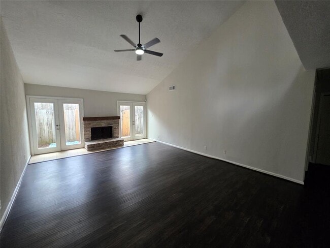 5026 Birchmont Dr in Houston, TX - Building Photo - Building Photo