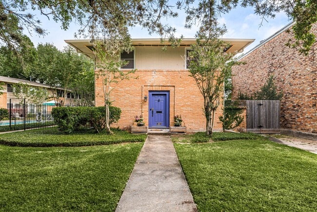 4018 Blue Bonnet Blvd