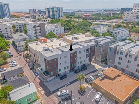 370 6th St S in St. Petersburg, FL - Building Photo