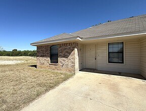 201 Janelle Dr, Unit A in Copperas Cove, TX - Foto de edificio - Building Photo