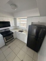1350 NE 119th St in North Miami, FL - Building Photo