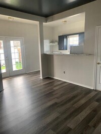 214 Sidney St photo'