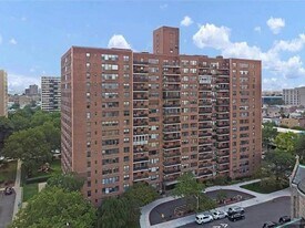 10 Huron Ave in Jersey City, NJ - Building Photo