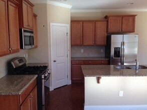 7637 Weathered Oak Way in Raleigh, NC - Building Photo - Building Photo