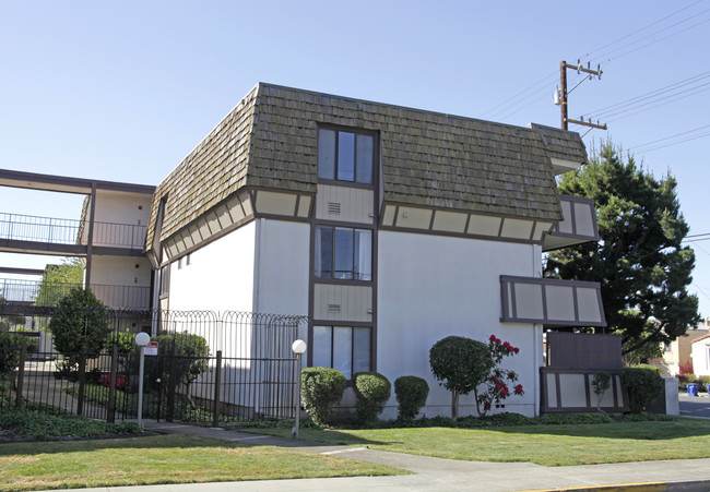 1550 Bancroft #112 in San Leandro, CA - Building Photo - Building Photo