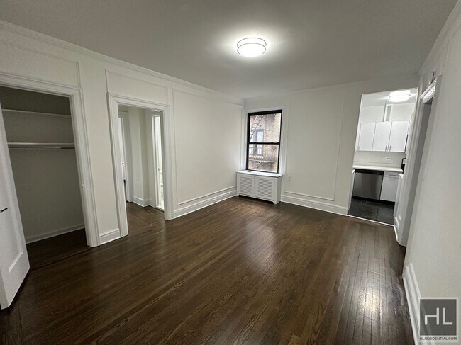 WEST 12 STREET, Unit 4G in New York, NY - Building Photo - Building Photo
