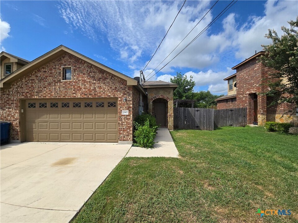 297 Rosalie Dr in New Braunfels, TX - Building Photo