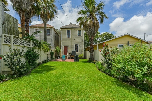 property at 1402 26th St