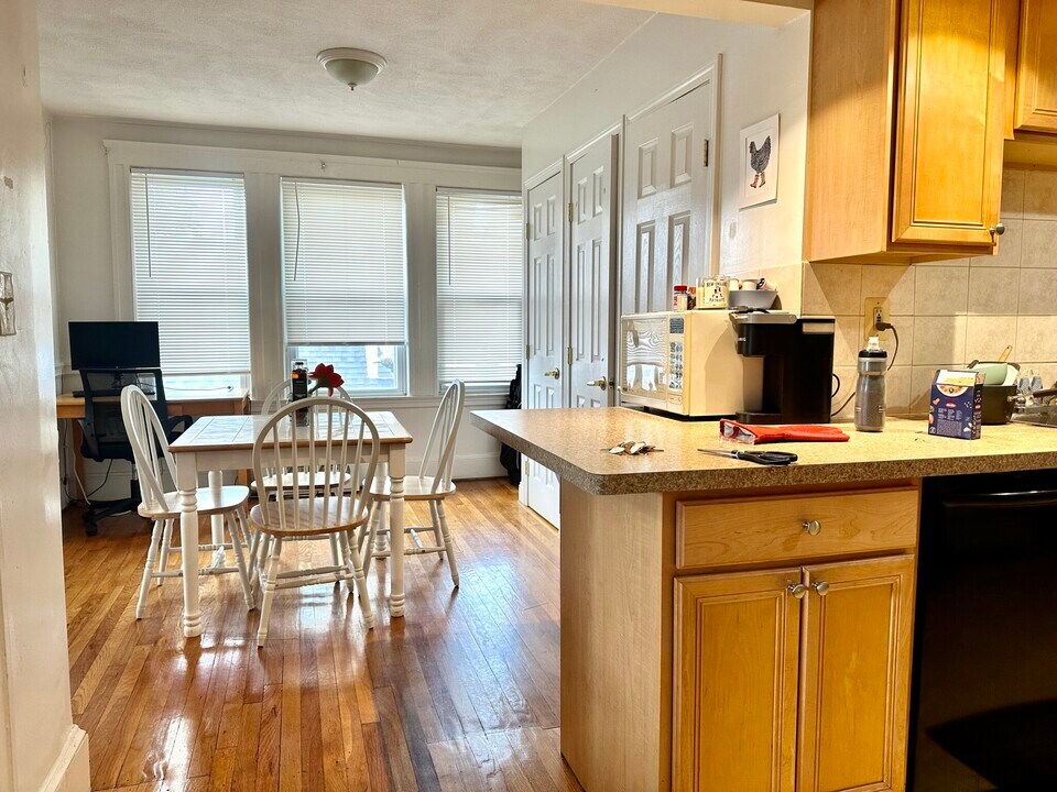 223-225 Summer St. Unit 3L in Somerville, MA - Building Photo