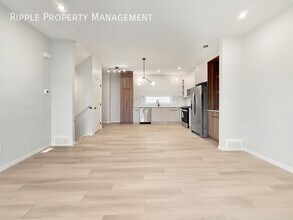 9303-9123 123 Ave NW in Edmonton, AB - Building Photo - Building Photo