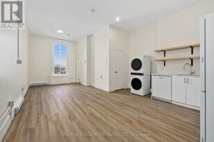 29 A King St W in Cobourg, ON - Building Photo