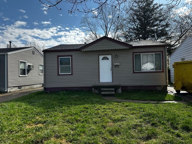 24824 Lauren Ave in Warren, MI - Building Photo - Building Photo