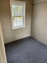 72 Hoover St, Unit #2 2nd floor in Leominster, MA - Building Photo - Building Photo