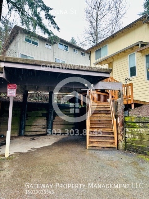 property at 5037 SW Pasadena St