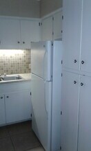 1221 Hopkins St in San Marcos, TX - Building Photo - Building Photo