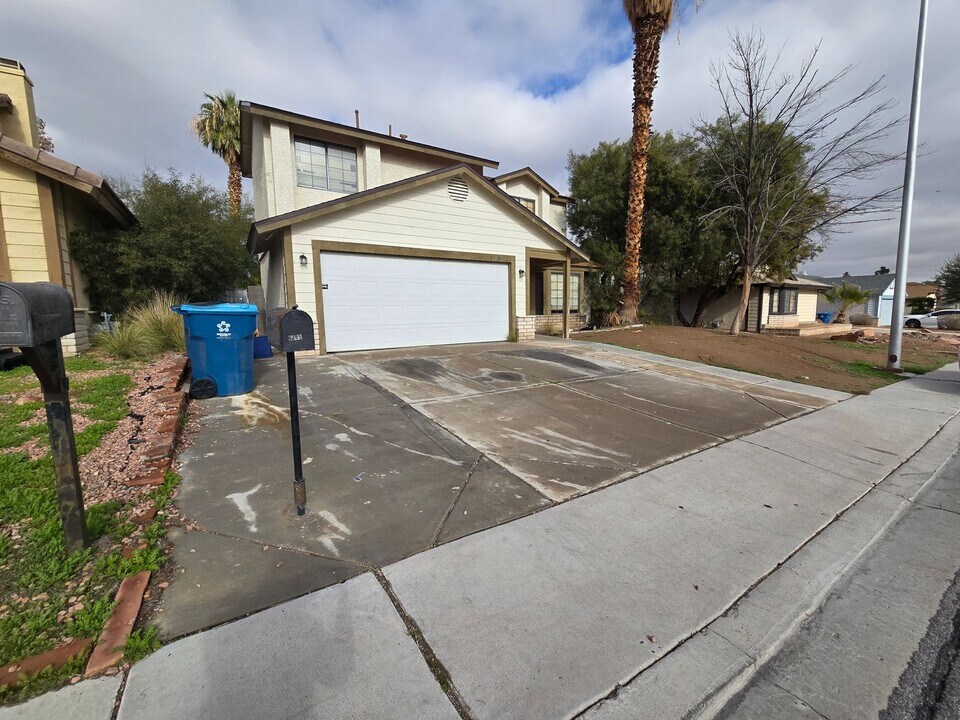 5908 Filmore Ave in Las Vegas, NV - Building Photo